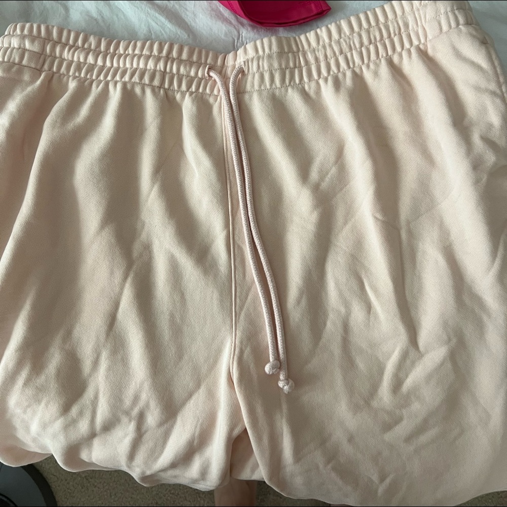 aritiza boyfriend fit sweatpants pink